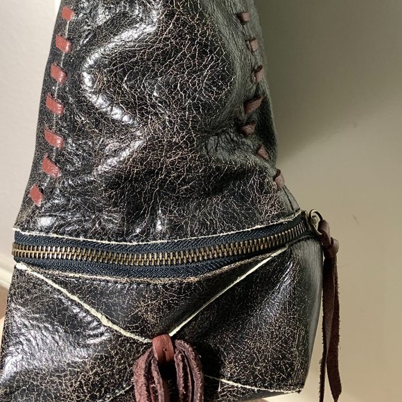 MUXO Distressed Black Leather Weekender Tote - Picture 4 of 13